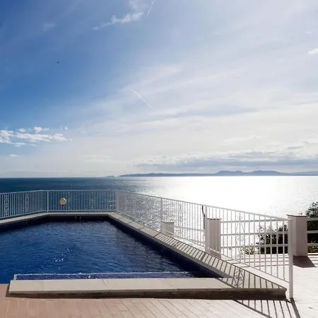 Apartment Cozy In For A Family By The Sea Roses